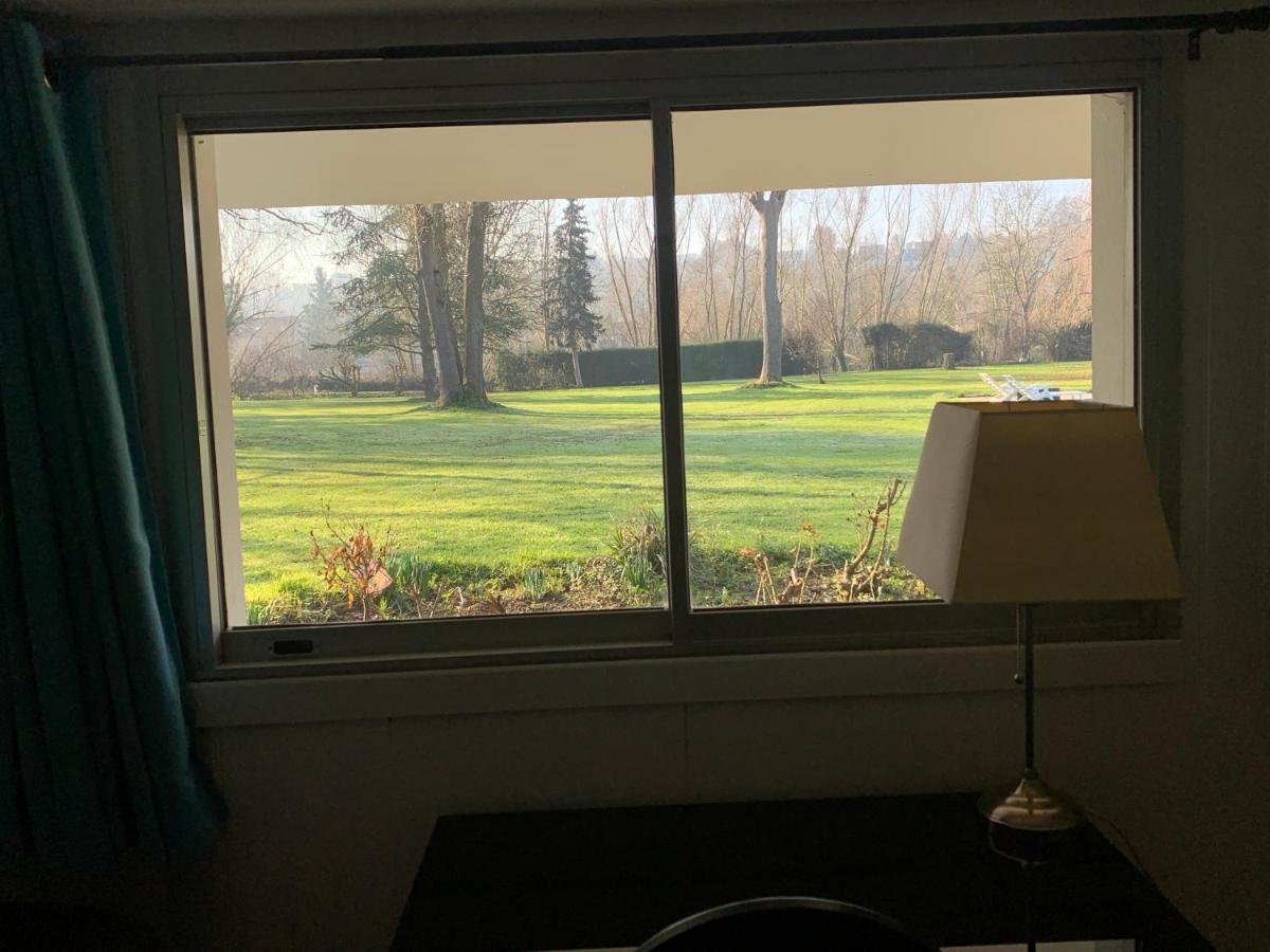 Appartement Familial Au Bord De La Marne, Jardin 8000M2, Piscine, Court De Tennis, Terrasse, Parking Gratuit Proche Disneyland Isles-les-Villenoy Exterior photo