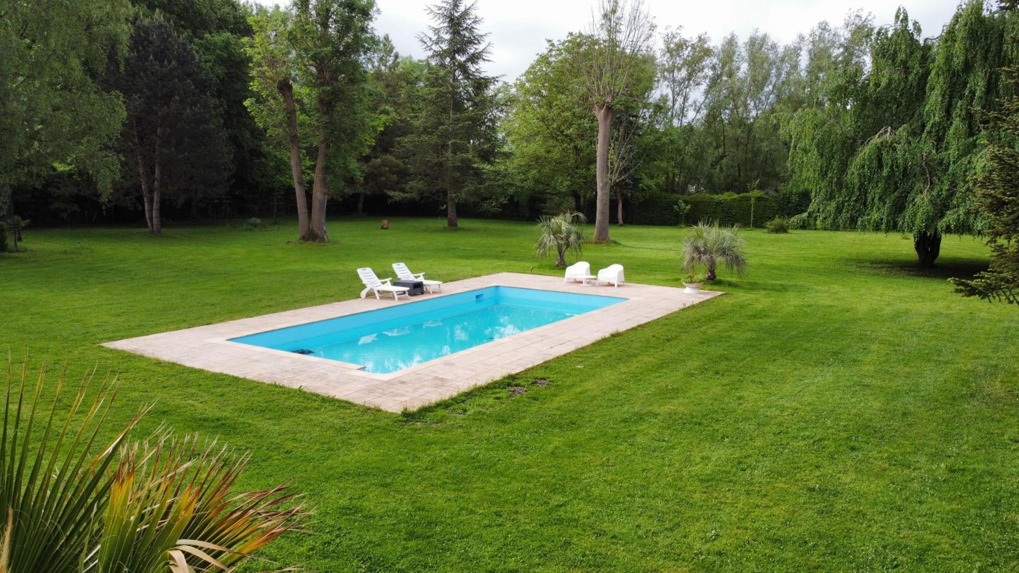 Appartement Familial Au Bord De La Marne, Jardin 8000M2, Piscine, Court De Tennis, Terrasse, Parking Gratuit Proche Disneyland Isles-les-Villenoy Exterior photo
